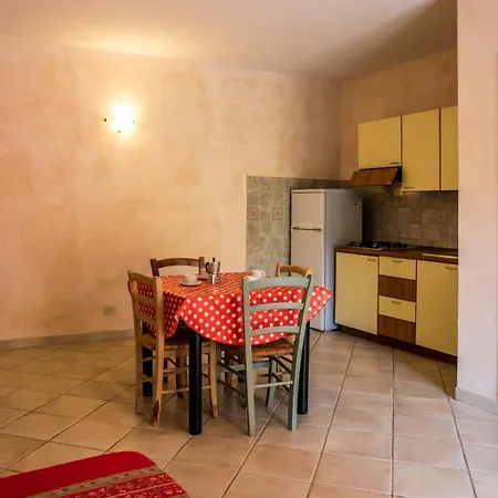 Lu Lamoni Costa Nord Aparthotel 3*