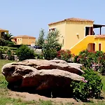 Lu Lamoni Costa Nord Ξενοδοχείο με διαμερίσματα 3*