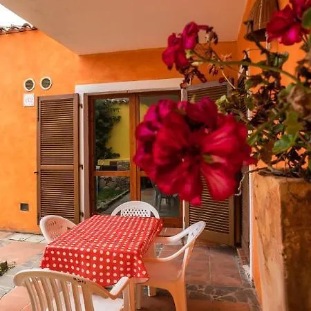 Lu Lamoni Costa Nord Aparthotel 3*