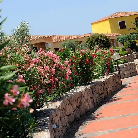 Aparthotel Lu Lamoni Costa Nord 3*