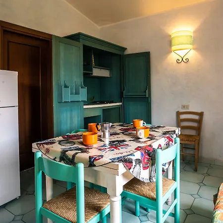 Lu Lamoni Costa Nord Aparthotel 3*