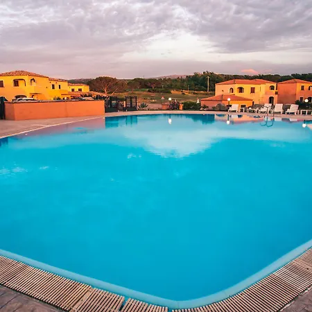 Aparthotel Lu Lamoni Costa Nord 3*