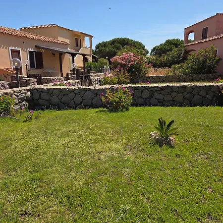 Lu Lamoni Costa Nord 公寓式酒店