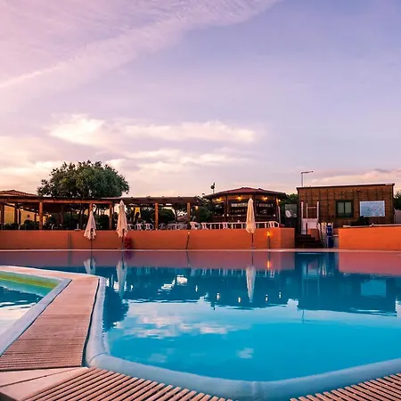 Lu Lamoni Costa Nord Lägenhetshotell Aglientu