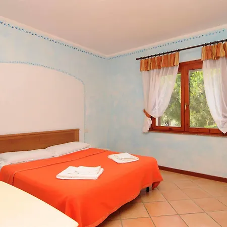 Lu Lamoni Costa Nord Lägenhetshotell Aglientu